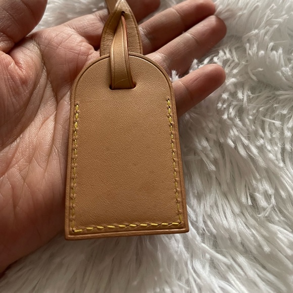 Louis Vuitton Heat Stamped Tag - Picture 8 of 8